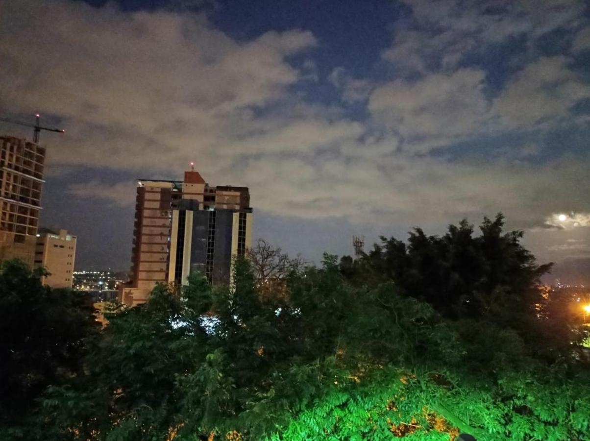 Amplio Y Comodo Apartamento Con Bella Vista En Pleno Centro 시우다드델에스테 외부 사진
