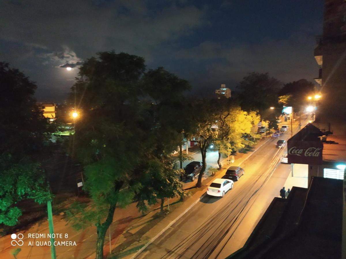 Amplio Y Comodo Apartamento Con Bella Vista En Pleno Centro 시우다드델에스테 외부 사진