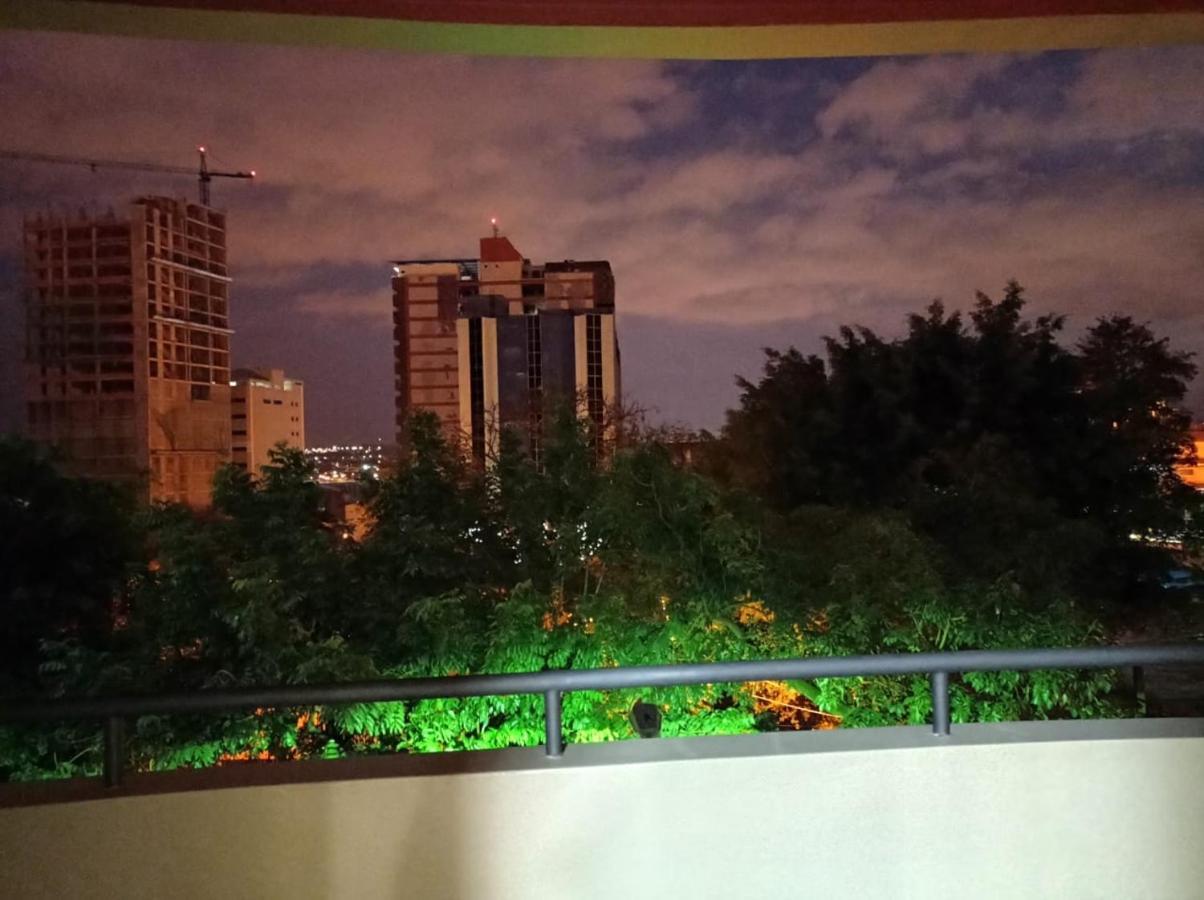 Amplio Y Comodo Apartamento Con Bella Vista En Pleno Centro 시우다드델에스테 외부 사진